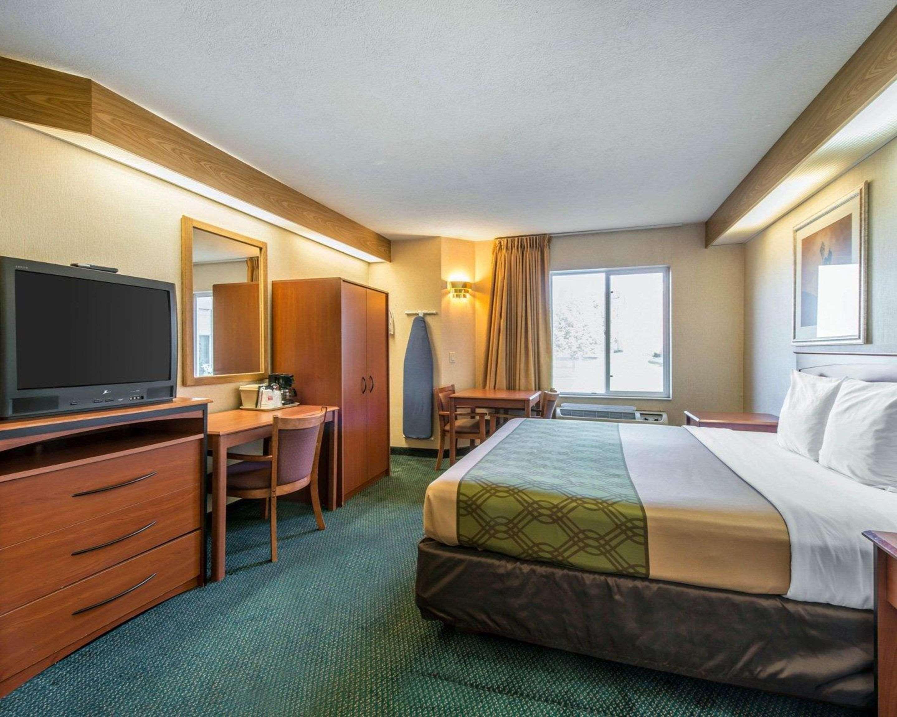 Econo Lodge North Academy Колорадо-Спрінгз Екстер'єр фото